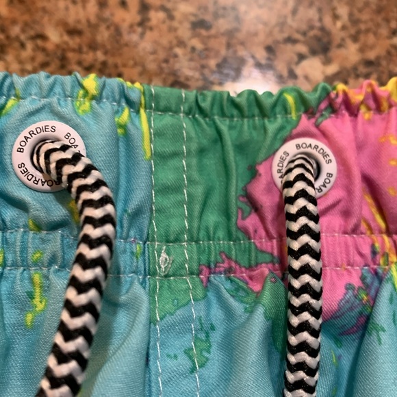 AWESOME BOARDIES APPAREL MENS BATHING SUIT, MEDIUM, GREAT LOOK AND STYLE!! - Picture 2 of 5